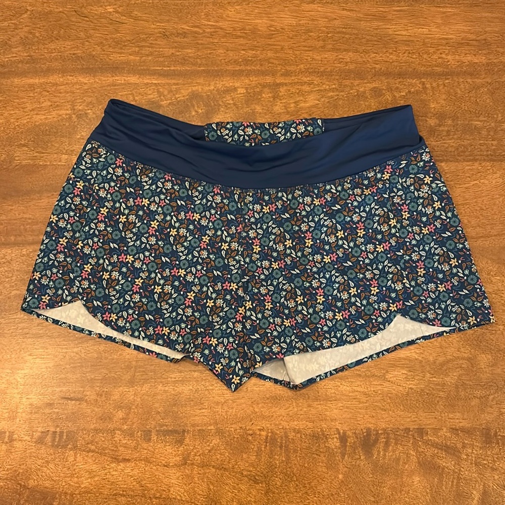 Patagonia Women's Stretch Hydropeak Surf Shorts size large